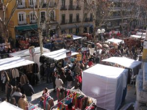 Read more about the article El Rastro: The Most Popular Sunday Flea Market in Madrid