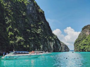 Read more about the article Snorkeling in Thailand: A Guide to Koh Phi Phi, Krabi & Koh Lanta
