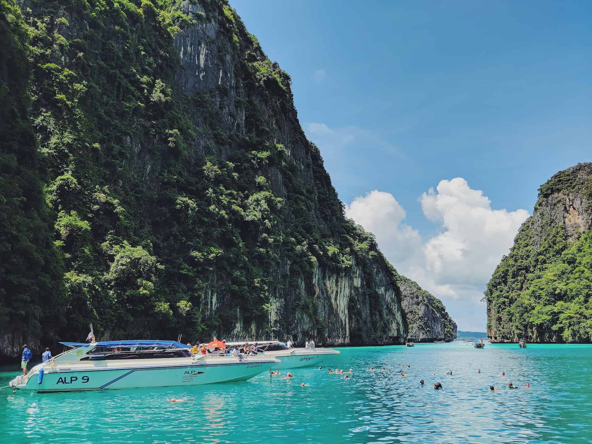 You are currently viewing Snorkeling in Thailand: A Guide to Koh Phi Phi, Krabi & Koh Lanta